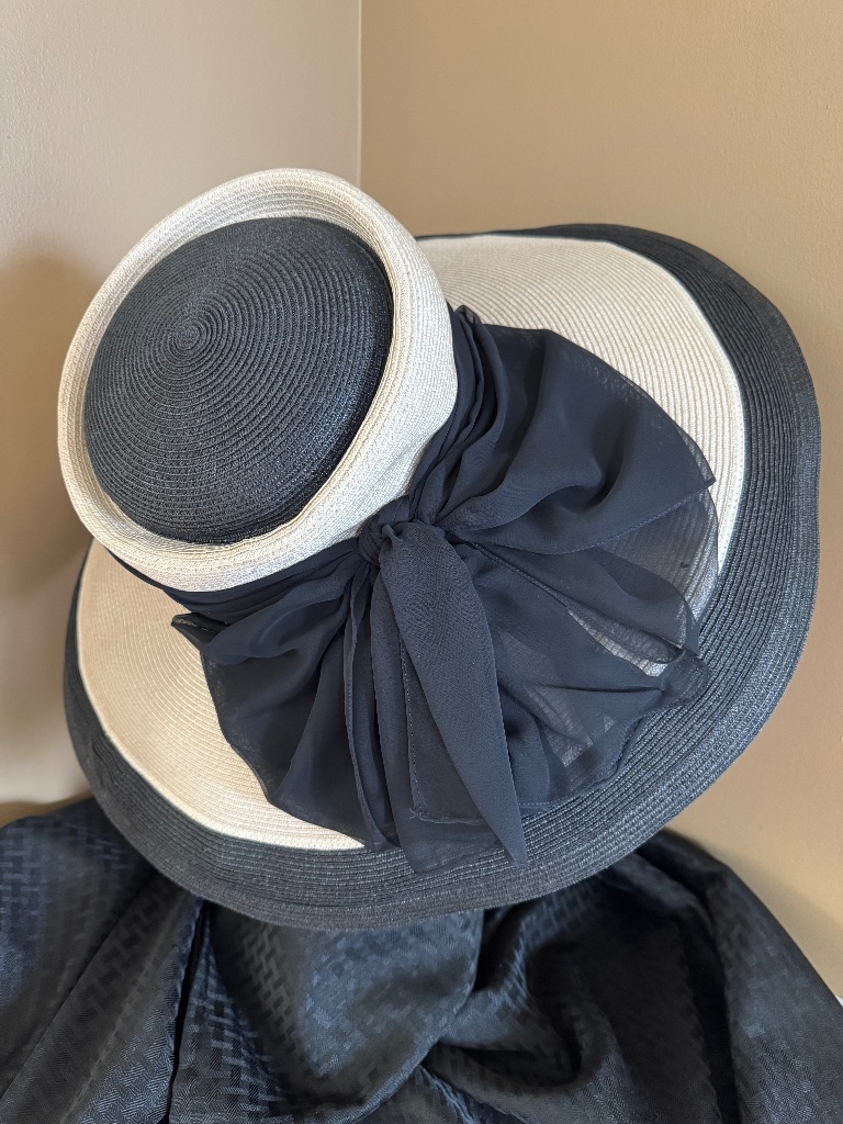Elegant Vintage Eric Javits Hat